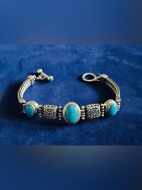 TURQUOISE STERLING BRACELET /ORNATE & WHEAT DESIGN / CHAIN &TOGGLE /3 STONES 7”